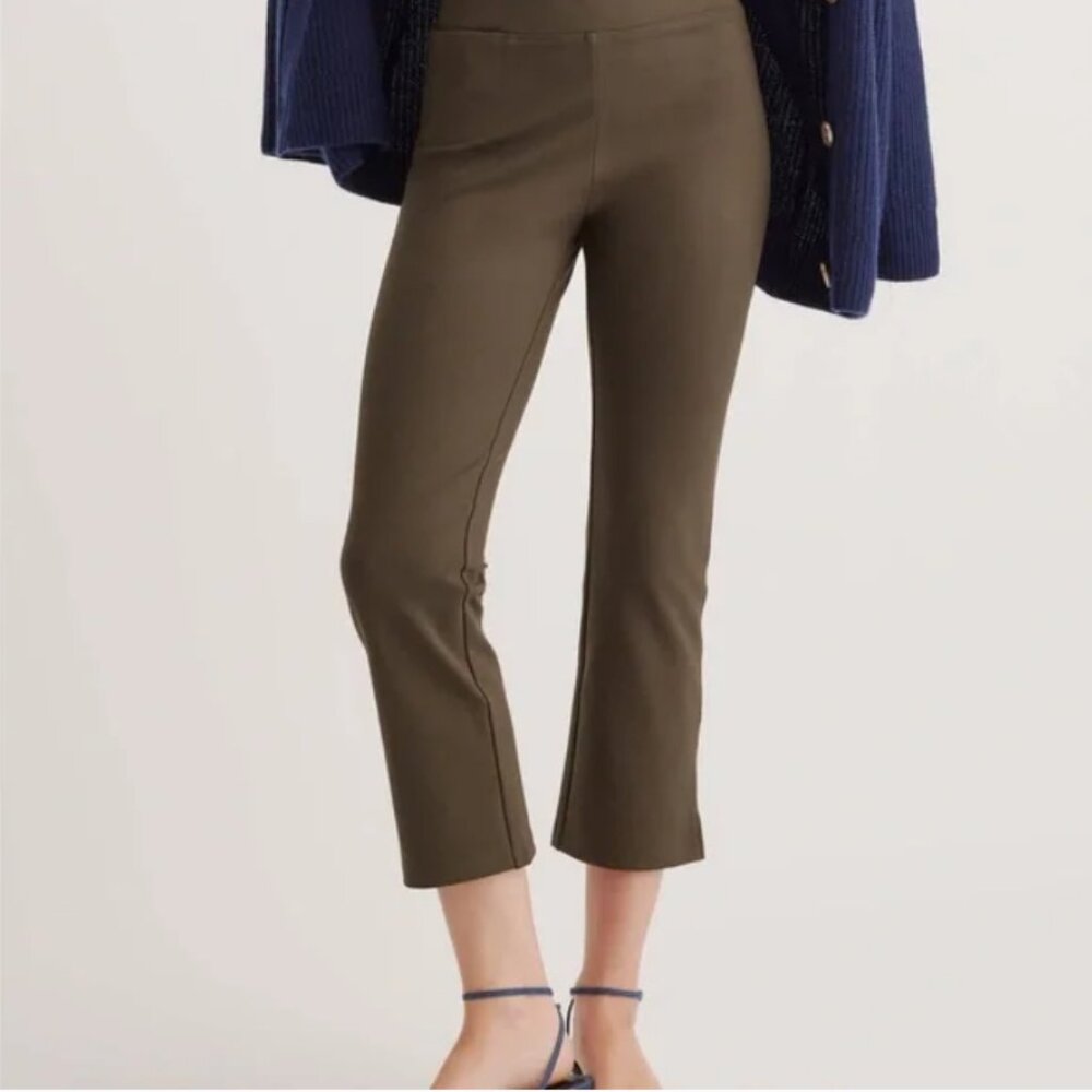 Quince Ultra‎ Stretch Ponte Kick Flare Cropped Pants in Olive Green M